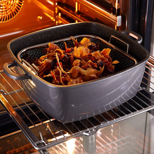 Multi-purpose square pan 28 x 28 cm, with steaming and deep-frying features